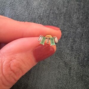 Elegant Emerald and Diamond Earring